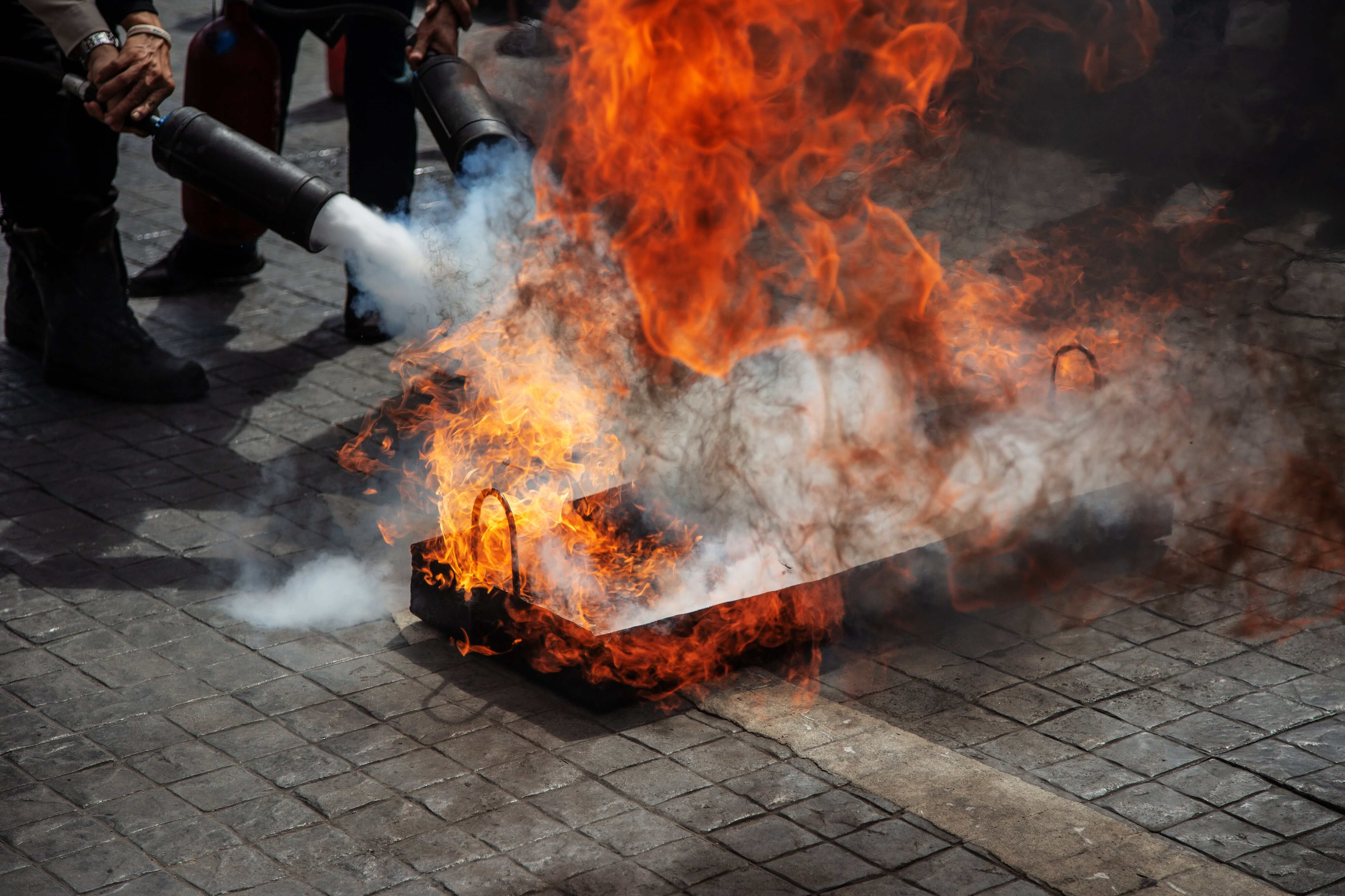 Image de présentation Mapsi - Extincteur et bac à feu